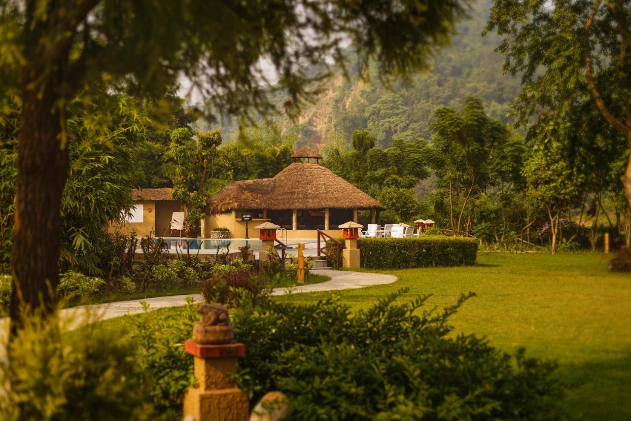 The Riverview Retreat Corbett By Leisure Hotels Garjia Exterior foto